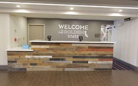 Hampton Inn & Suites Seal Beach